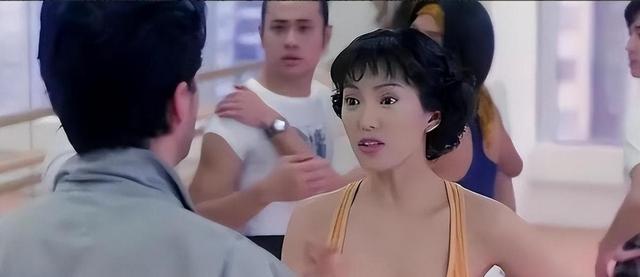 魔鬼身材彭丹，被称三级片“波神”，却转型为国际经济研究院院长