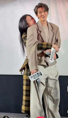 叶十七(邓为叶十七来袭帅到让你屏息 • 理由：直接突出邓为的帅气)