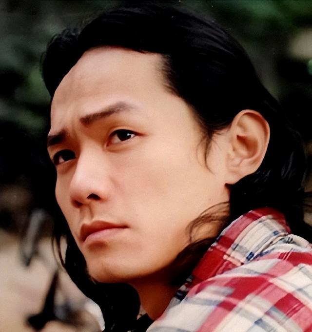 妻子佟欣离世14年后，那个说永不再娶的果靖霖，履行承诺了吗？