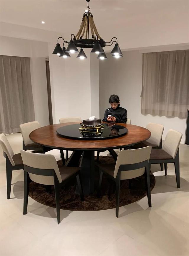 谢霆锋张柏芝9岁小儿子近照：笑容似老爸，留着谢霆锋同款刘海