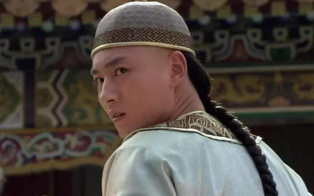 同样是嫁给果郡王，静娴与浣碧的嫁衣？差距太明显，妾终究是妾