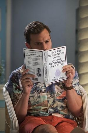 姊弟恋很补！「豹女」克莉丝汀薇格 滚床单「格雷总裁」杰米道南