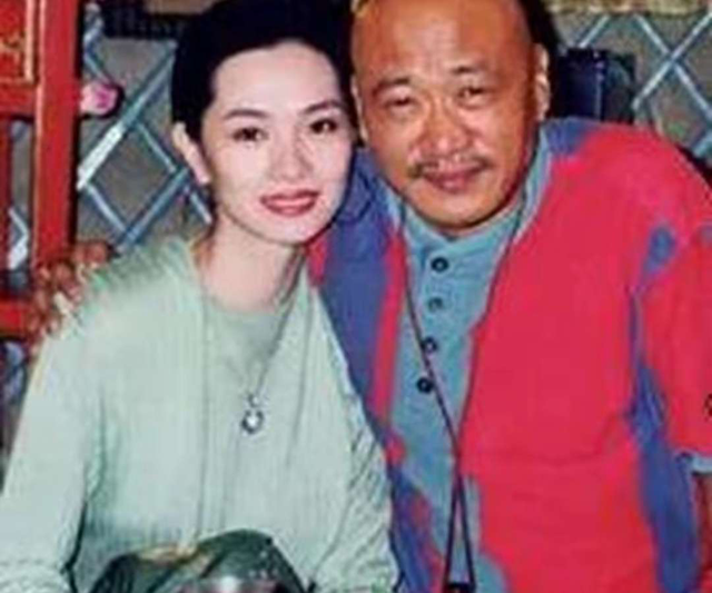 嫁大18岁的凌峰，婚后丈夫不给生活费，青岛美女的贺顺顺图什么