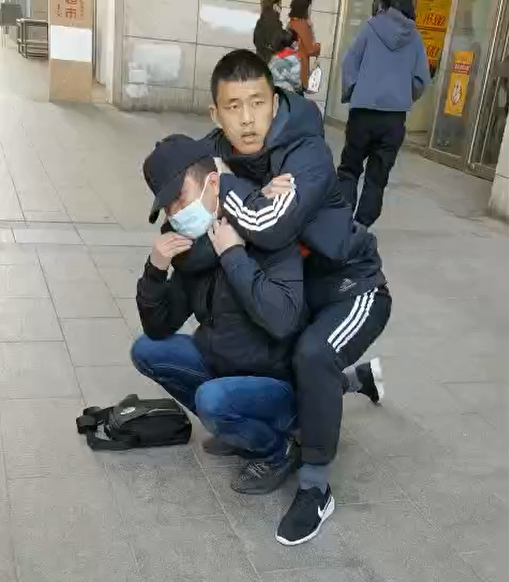 1、2、3、4、5，制服