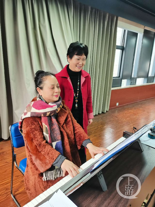 重庆面孔2021·十一月丨最美重庆孃孃李新：气温9℃，她跳进河中两次托起90后小伙