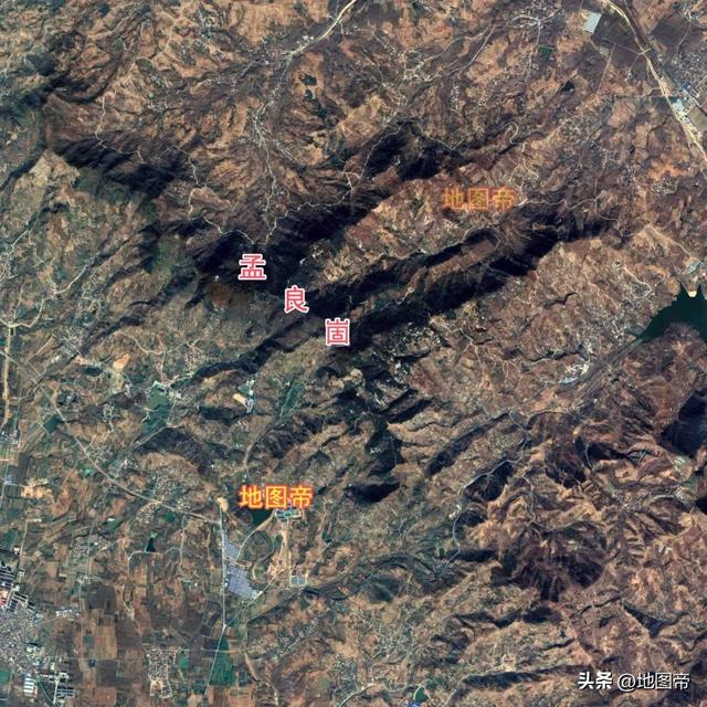 平顶的山脉，是如何形成的？面积相当于新加坡