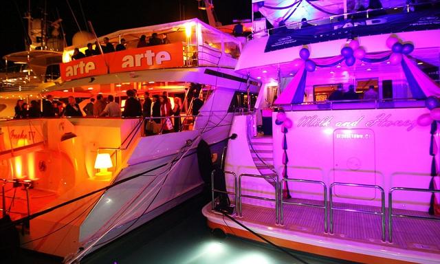 一晚赚上万,戛纳电影节钱色交易,成欧洲“高级陪客”赚钱天堂