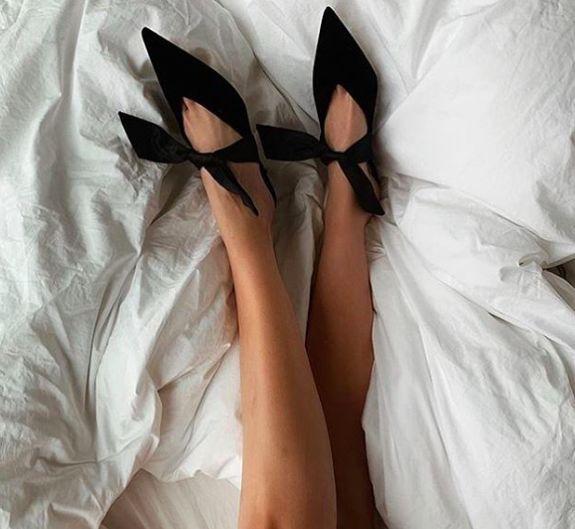 拖鞋要带点跟才好看