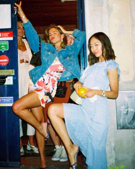 拖鞋要带点跟才好看