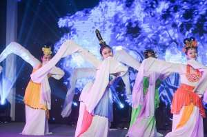 应天情(“我们的节日·南京”：东方情源落户江宁七仙大福村)