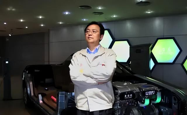 王传福：13岁丧父15岁丧母，嫂子卖嫁妆供上学，百亿身家不忘兄嫂