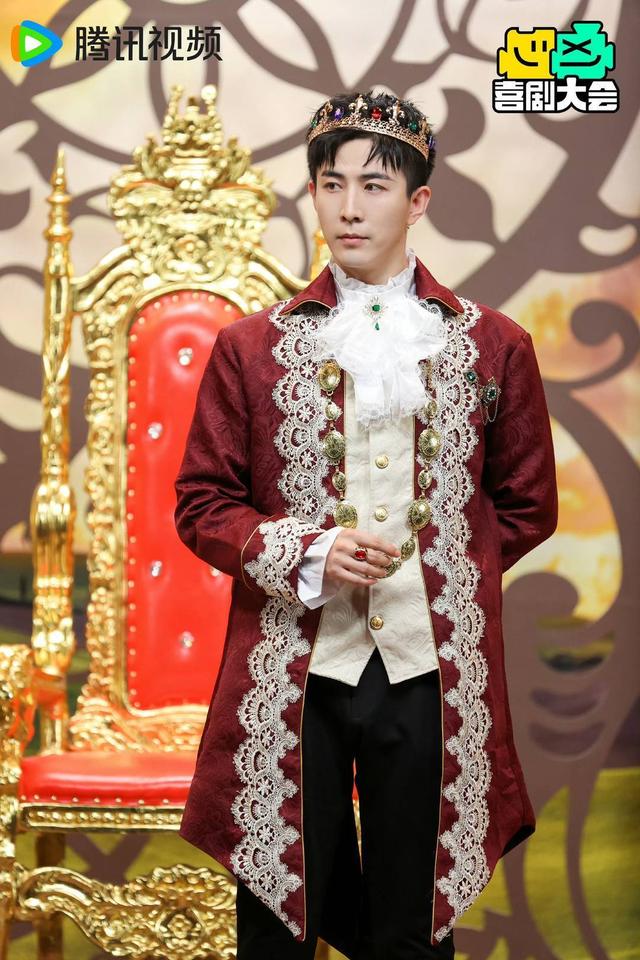 喜剧人李川谈“李总”：搜集“霸总”素材，被“油腻”整成“工伤”｜谈艺录