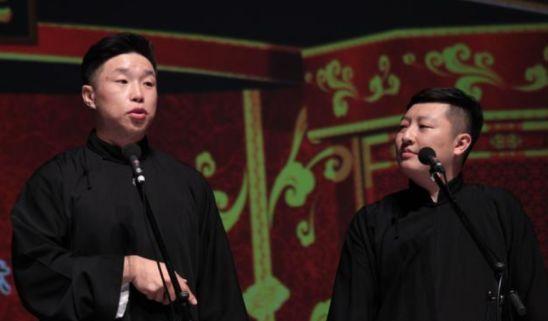 他因脸上有麻子被赐名烧饼，13岁德云社出道，今变肌肉男娶娇妻