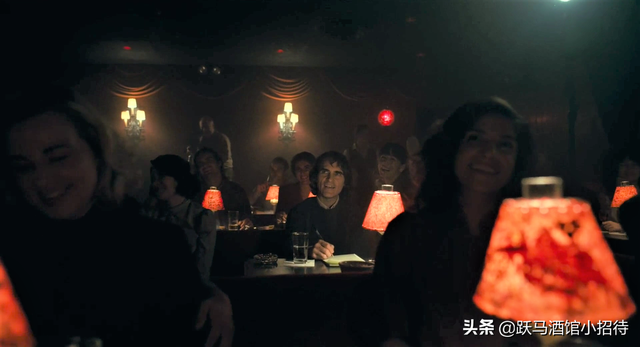 杰昆·菲尼克斯的《小丑》究竟牛在哪，看看这些可怕的细节