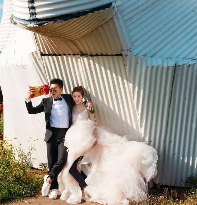 “四爷”“若曦”现代婚纱照曝光 还有那个抢镜的打底裤你给几分