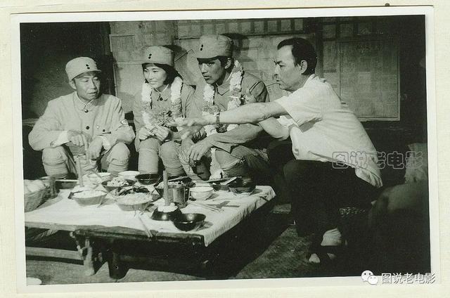 他是八一厂饰演美国人专业户，却是位传奇一生的革命军人、导演