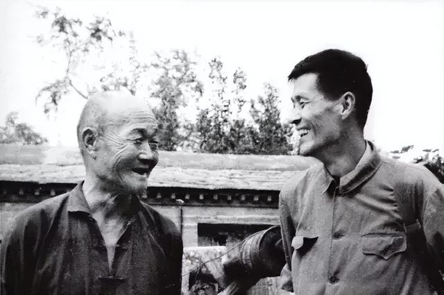 蓝天野：前半生是地下尖兵，后半生是戏剧演员，94岁获七一勋章