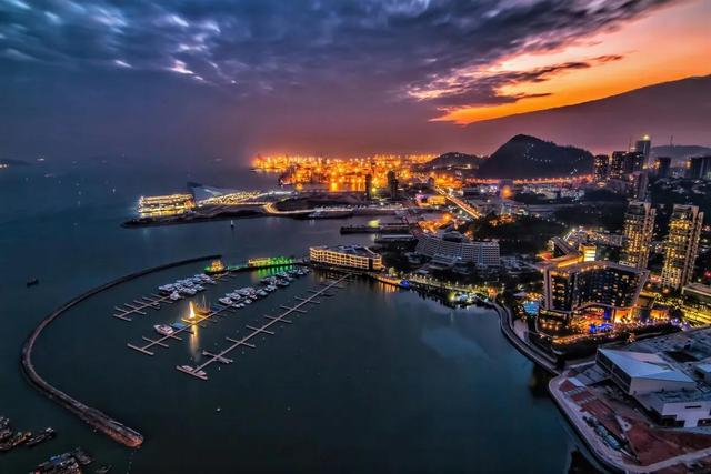 听说了吗，上过春晚的某陈姓女星在深圳蛇口全款买了5间商铺