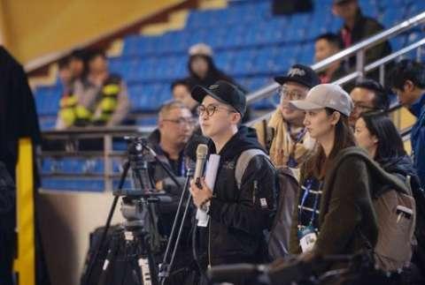 跑男结束了，没想到却红了总导演，居然还是一个88年的帅小伙，出乎意料……