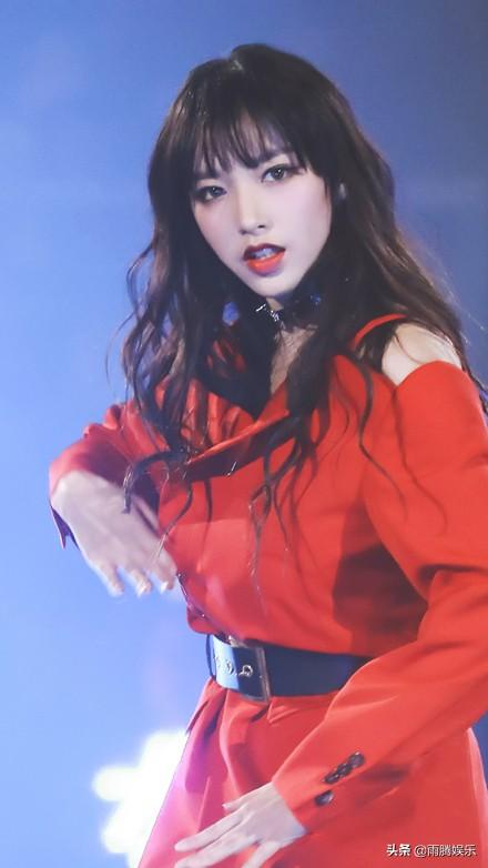 同为九零后选秀导师，鞠婧祎程潇超优秀，孟美岐Lisa靠硬实力