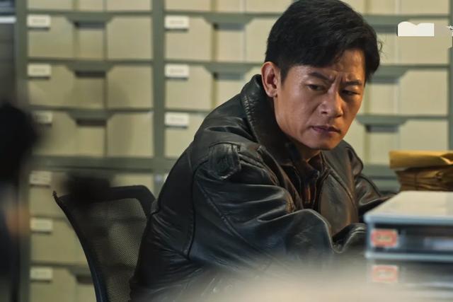 重温《狂飙》：原来，李响才是第一个利用安欣的那个人