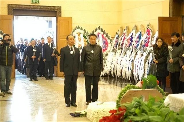 相声演员王平51岁去世,留下妻女悲痛欲绝,逝世原因让人泪目