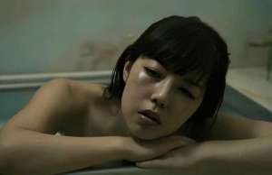 日本黄色激情(日本限制级伦理电影《春情荡漾》解读：情与爱的欢愉，激情与自卑)