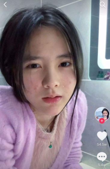 “牛排西施”小霸宠：与二辰炒CP，为了流量无下限，哥哥变老公？