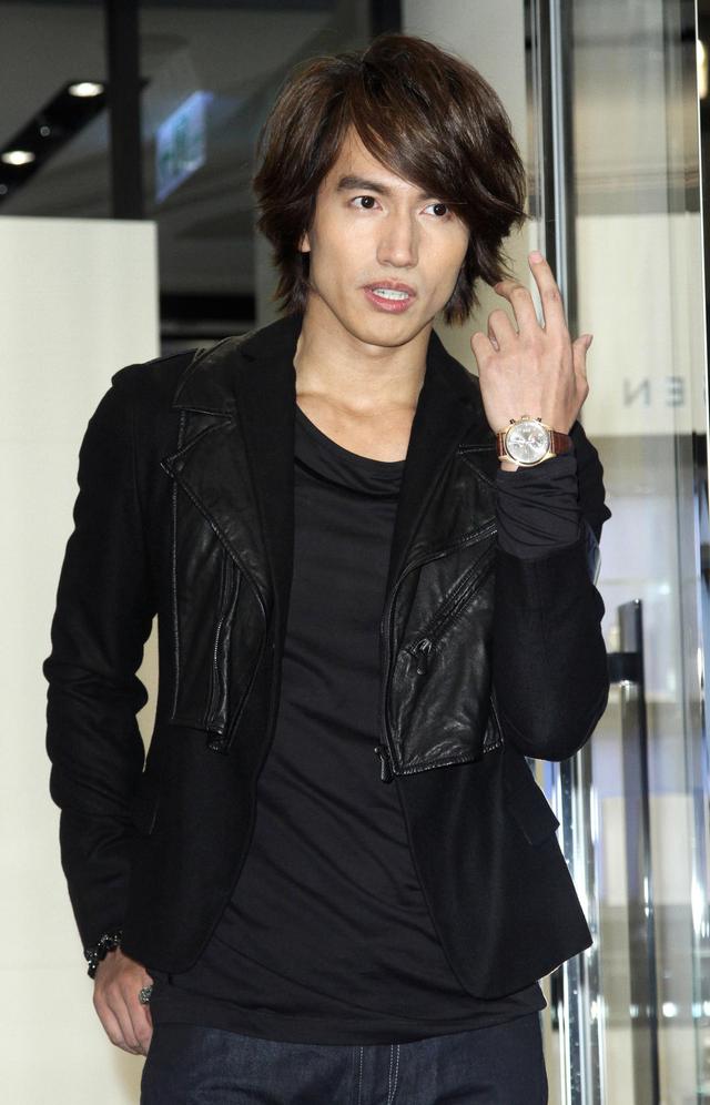 林志玲宣布结婚，言承旭隔空送祝福：恭喜他们