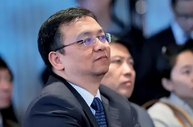 王传福：13岁丧父15岁丧母，嫂子卖嫁妆供上学，百亿身家不忘兄嫂