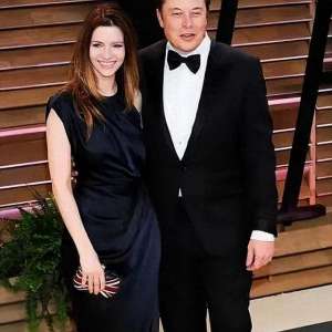 新丁(马斯克再添新丁，网红女作家阿什莉自曝喜讯，笑容神似前妻引热议)