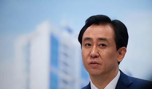 王健林从首富到首负，万达负债4000亿，王老板是如何跌落神坛的？