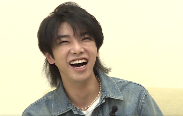 华晨宇对《王牌》新人毫不客气，采访当面踩人痛脚，新人只能赔笑