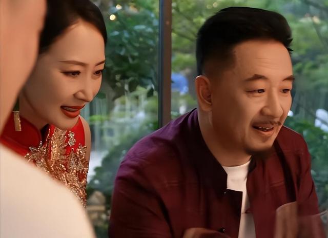 以为是夫妻实则只是搭档，如此默契难怪大众会有错觉