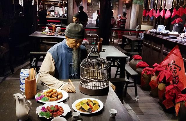 “客官，您是打尖还是住店”？住店我们都知道，打尖是何意思？