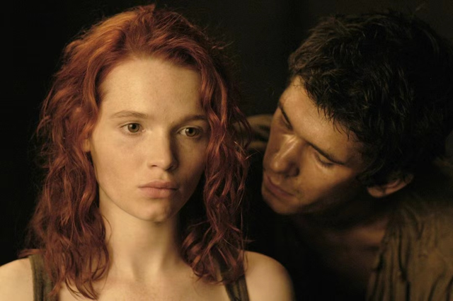 《香水》：嗅觉天才26场“香艳”谋杀，揭开资本追逐下的人性虚无