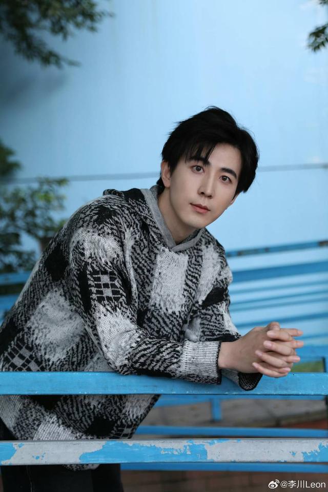 喜剧人李川谈“李总”：搜集“霸总”素材，被“油腻”整成“工伤”｜谈艺录