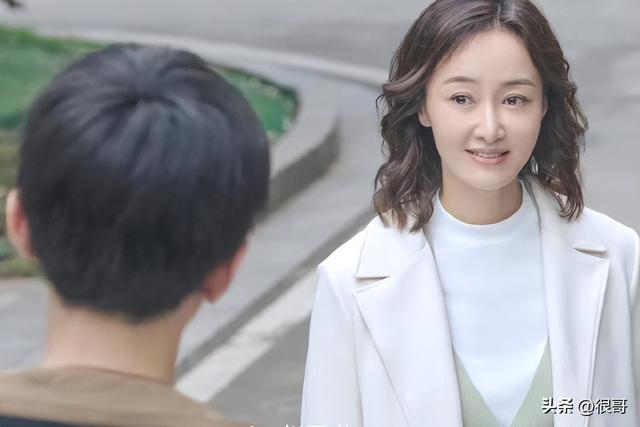 《摇滚狂花》中前狂花乐队成员都有谁？认出了姚晨，没认出代乐乐