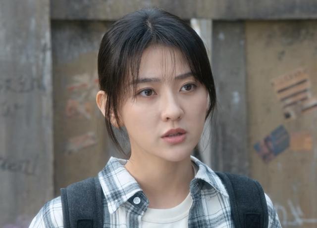 白色橄榄树原著大结局：东国战乱结束，阿瓒追封烈士，宋冉牺牲