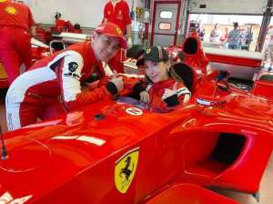 林志颖多少岁(陈若仪为林志颖庆生，Kimi身高直逼老爸，46岁林志颖还似小鲜肉)