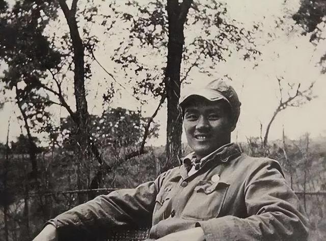 蓝天野：前半生是地下尖兵，后半生是戏剧演员，94岁获七一勋章