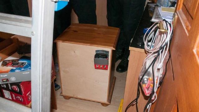 英国曝特大恋尸癖案：医院电工奸杀两名女子，性侵近百具女尸