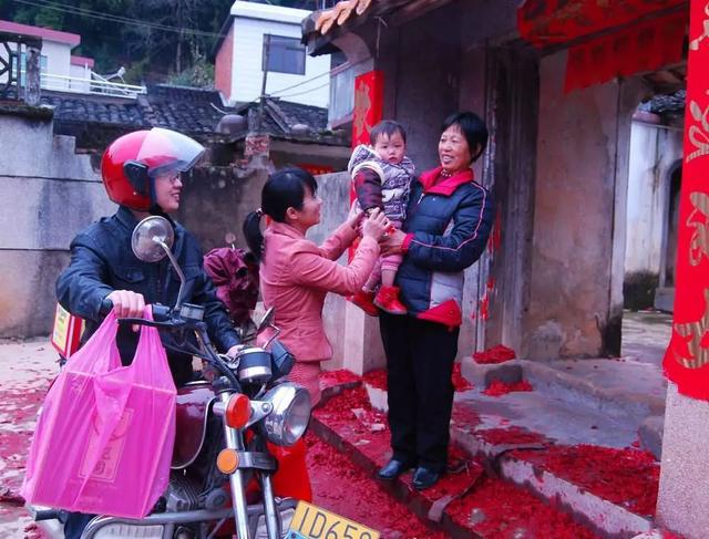 春节大赏：看天南地北如何花式拜年