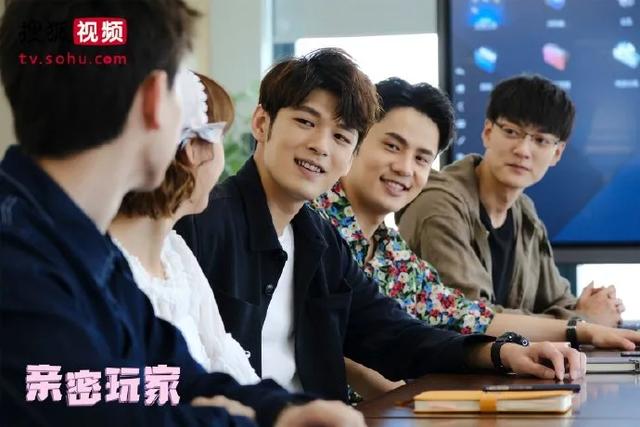 一女四男演绎另类青春，“双人设”新鲜有趣，《亲密玩家》真上头