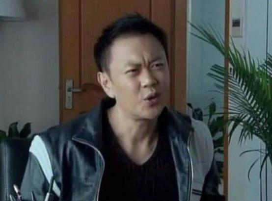 “最贵龙套”冯嘉怡：身为富豪爱演戏，片酬不够车油钱，只为过瘾