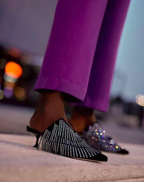 拖鞋要带点跟才好看