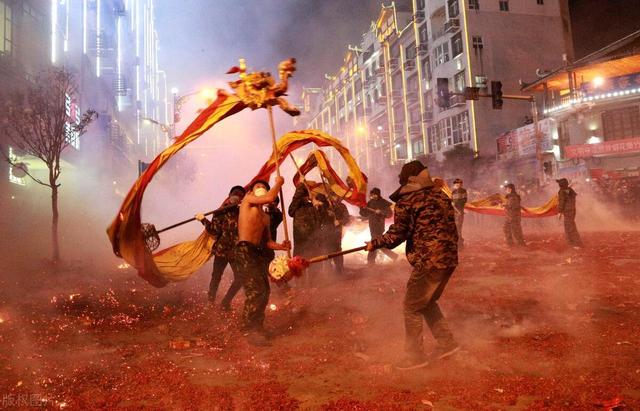 春节大赏：看天南地北如何花式拜年