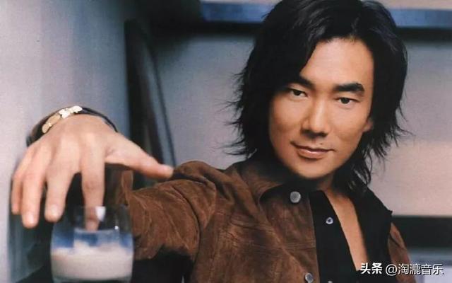 红透半边天的“少年歌侠”,年过半百参加选秀,还是没人拦得下