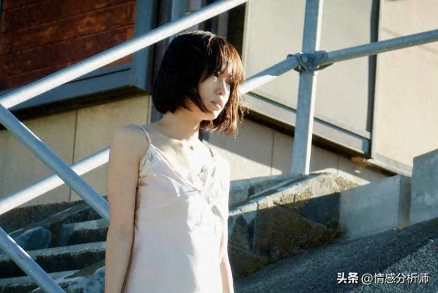 原创日本尺度伦理电影《感受大海的时刻》青春期少女的情感变化!