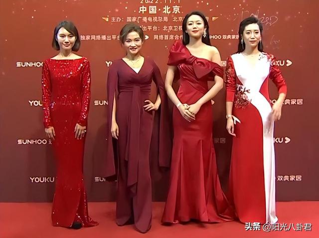 大瓜！新人女主持遭湖南卫视打码，被曝高调交往许嵩，刚红就出走